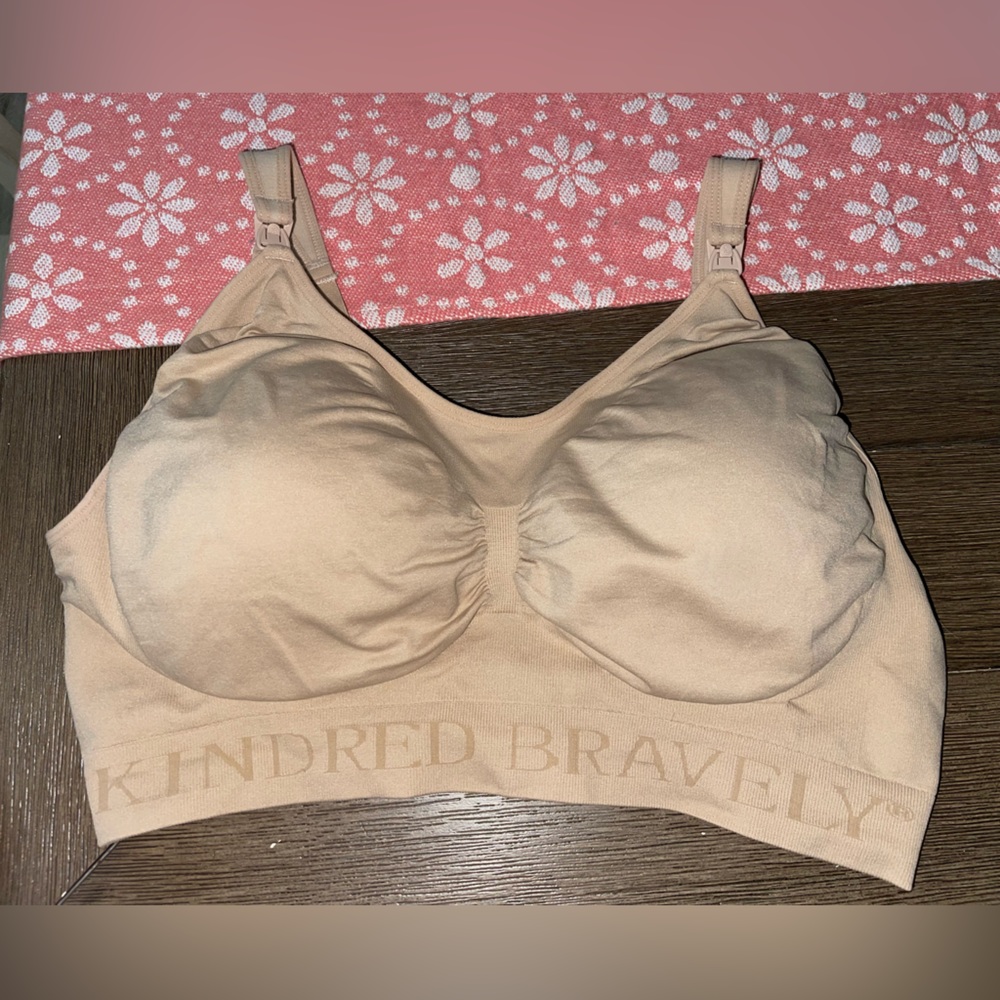 Kindred Bravely breastfeeding bra